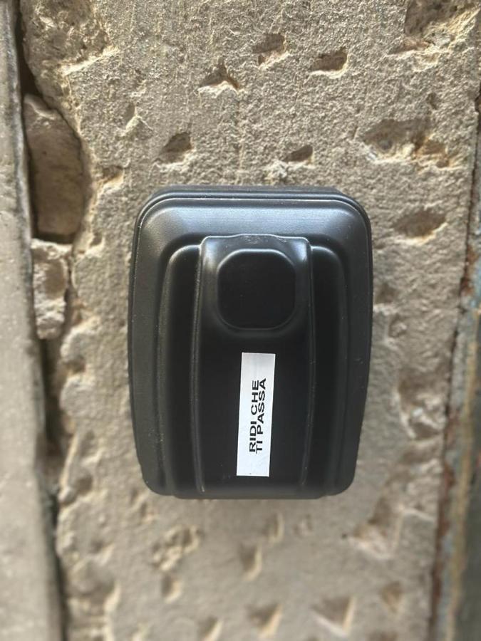 Ridi Che Ti Passa In Vico Del Fieno Lägenhet Genua Exteriör bild